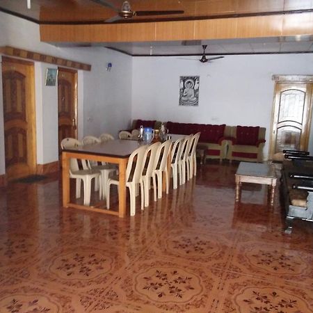 Galaxy Guest House Hundar Buitenkant foto