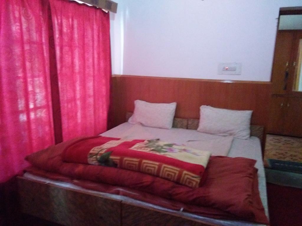 Galaxy Guest House Hundar Buitenkant foto