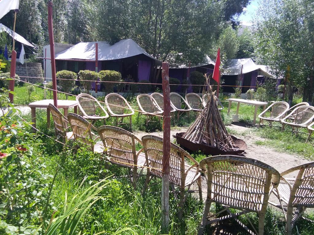 Galaxy Guest House Hundar Buitenkant foto